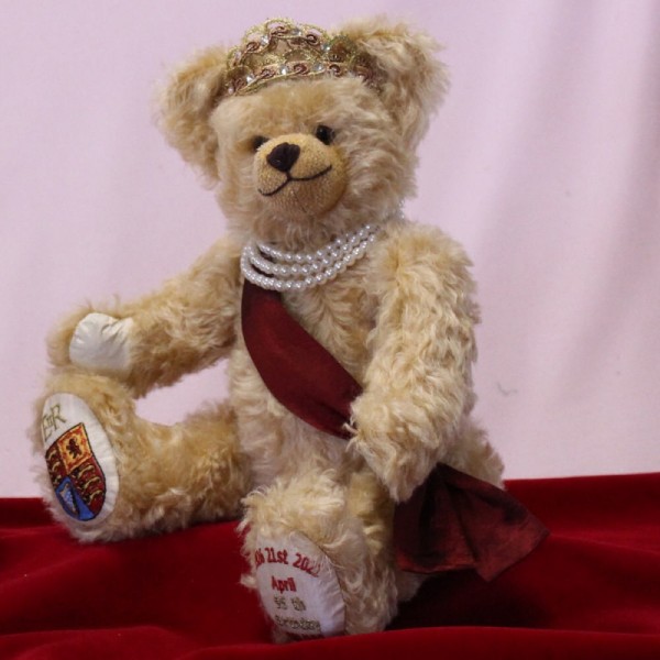 Hermann Coburg Teddybär Queen Elizabeth II 32 cm 95.Geburtstag